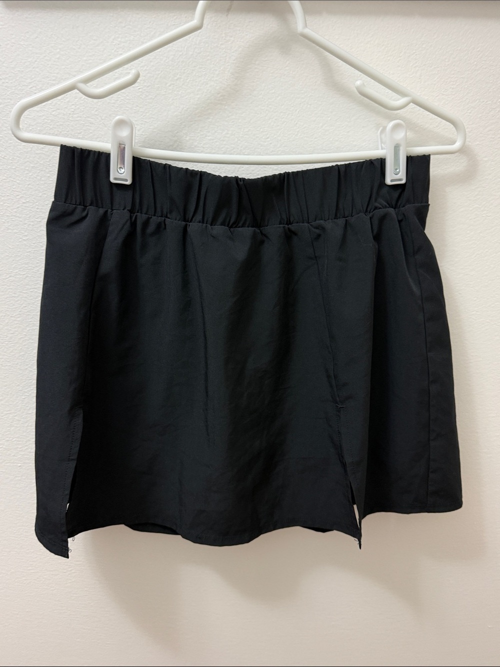 Women's Black Elastic-Waist Skort with Side Slits